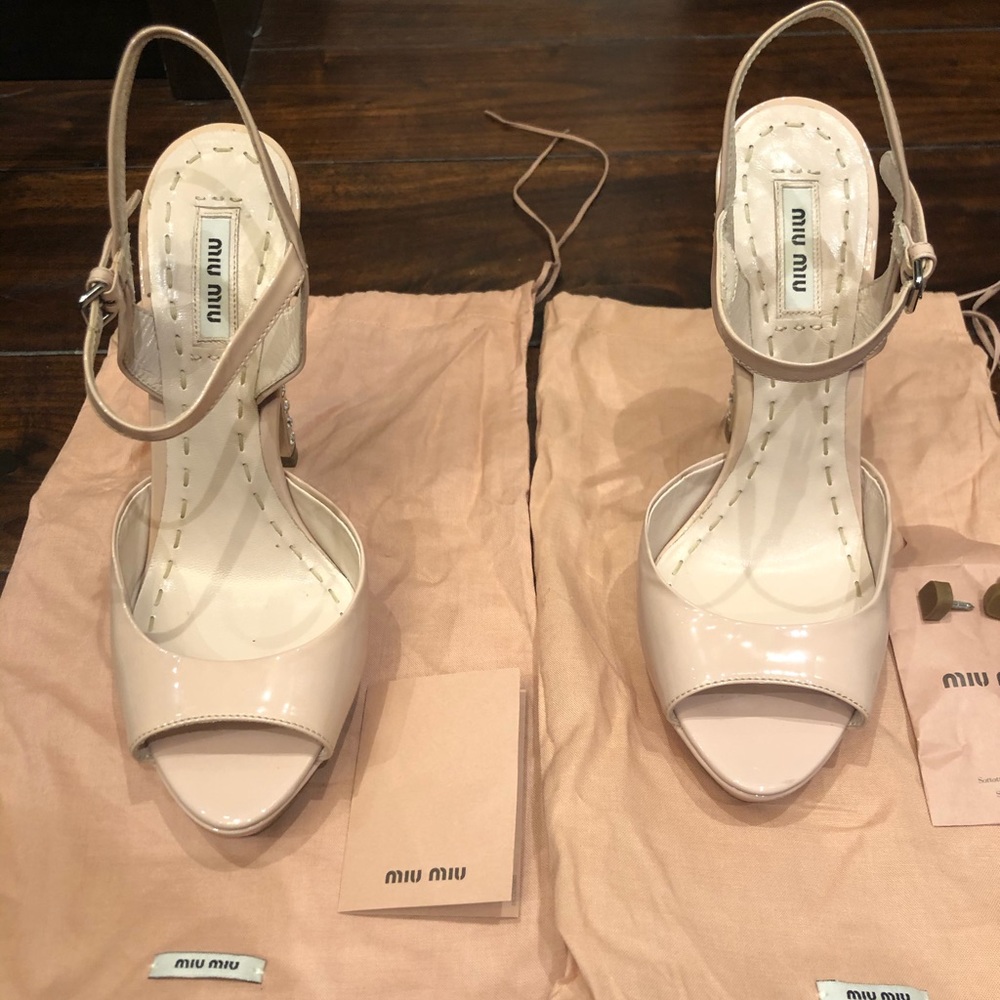 MiuMiu nude pumps